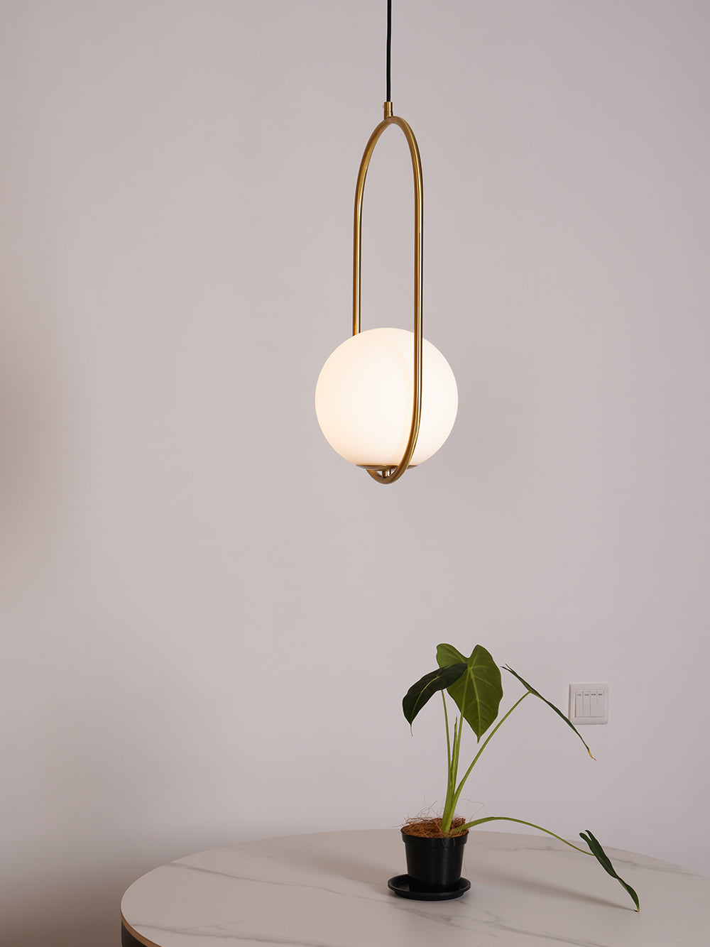 Moderne und Elegante Pendelleuchte - Stilvolle Hängelampe für Innenbeleuchtung | Karnz