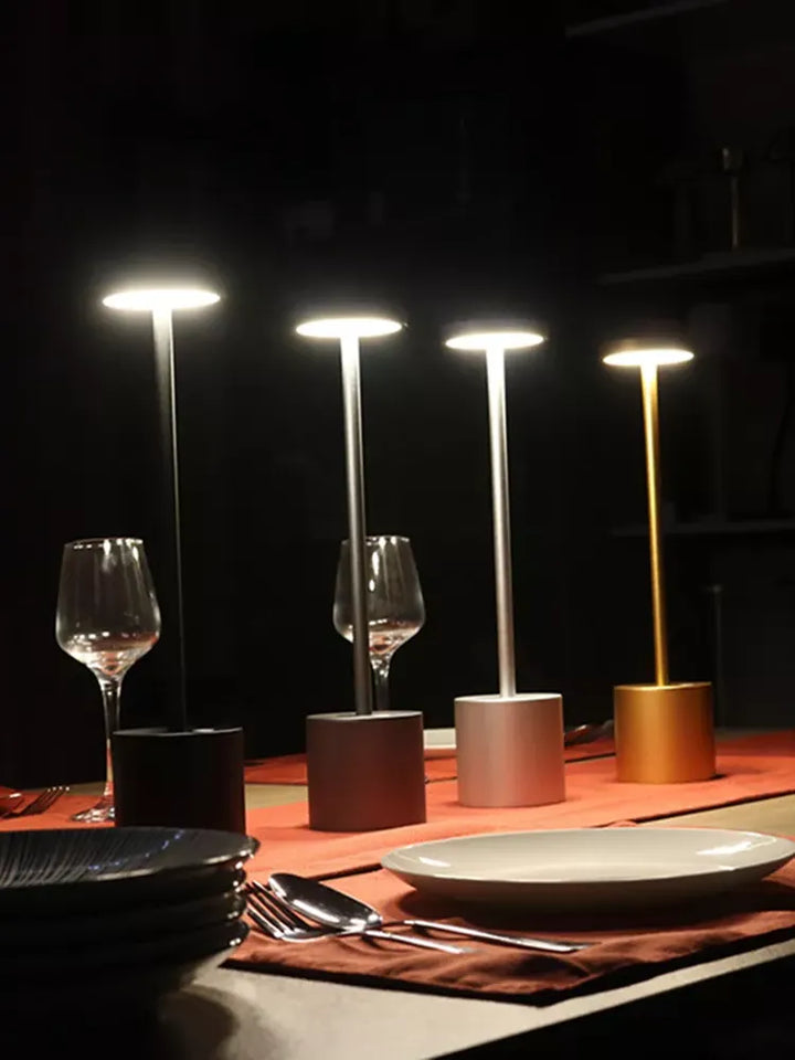 Sandsberg | LumaLite Wiederaufladbare LED-Tischlampe | Kabellos | Dimmbar | Modernes Design für Restaurants und Zuhause