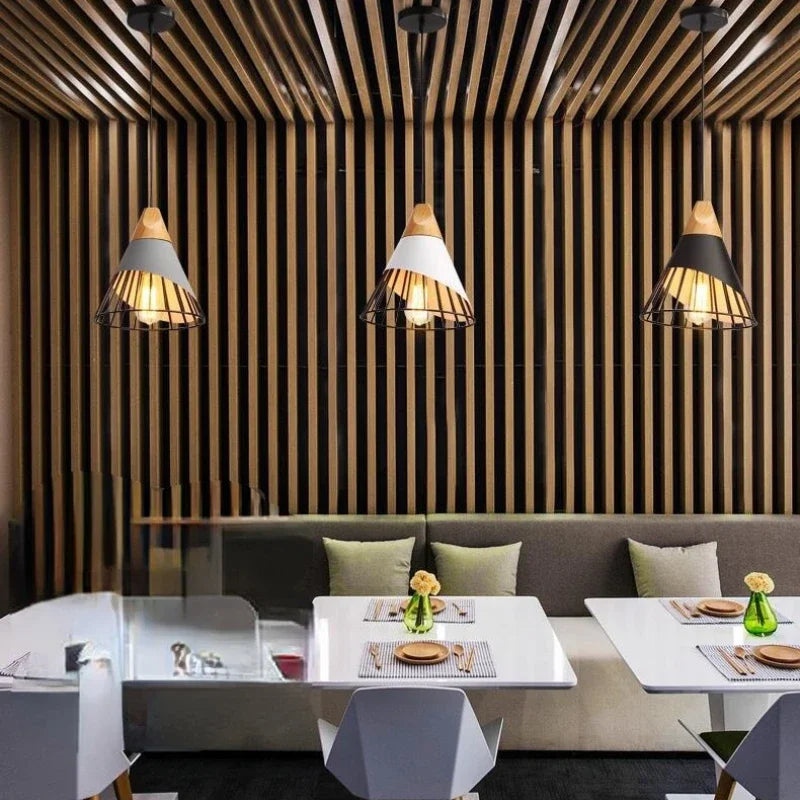 Moderne Pendelleuchten – Stilvolle Hängeleuchte aus Holz und Metall für Esszimmer und Küche | Karnz
