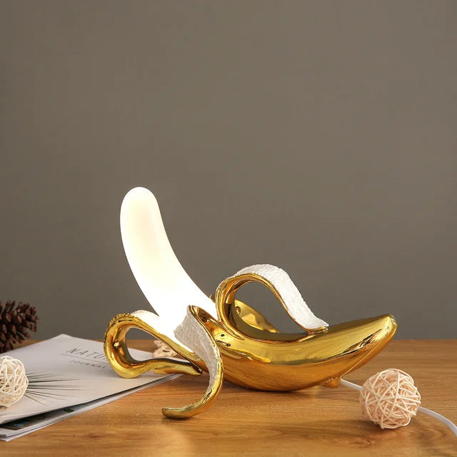 Dekorative Bananenlampe – Moderne Tischleuchte für stilvolle Inneneinrichtung | Karnz