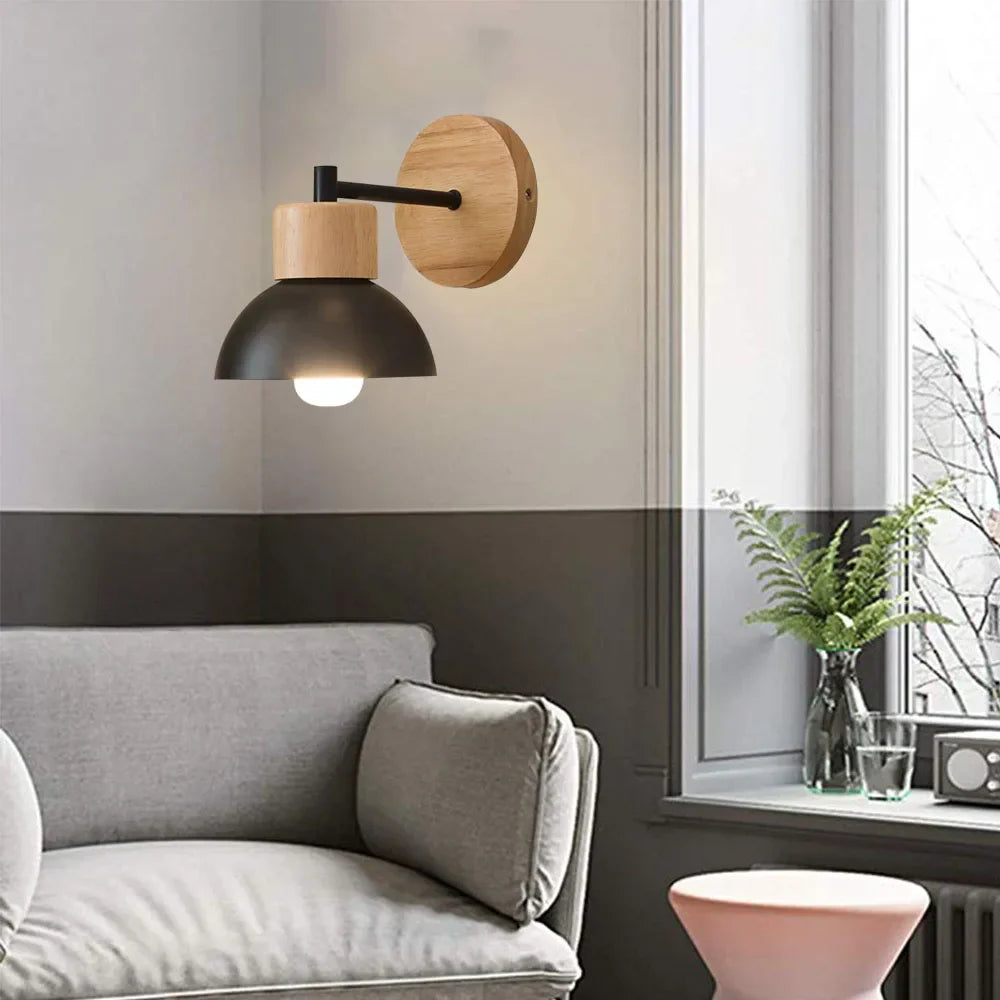 Moderne Wandleuchte aus Holz und Metall für Wohnzimmer oder Schlafzimmer - Skandinavisches Design | Karnz
