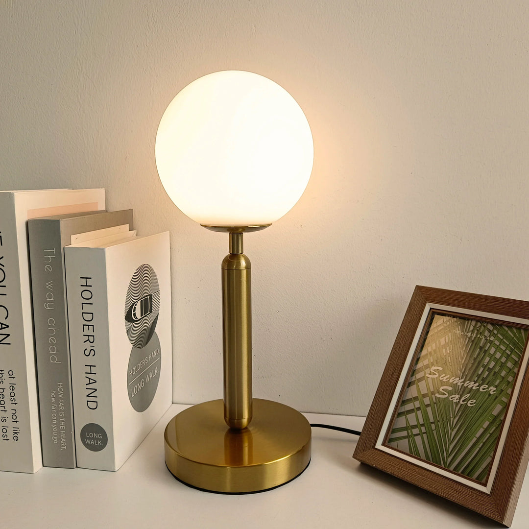 Nordic LED-Tischlampe mit Glasball – Minimalistisches Design für Wohnzimmer und Schlafzimmer | Karnz