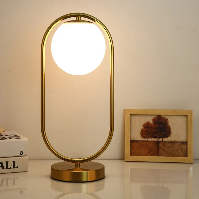 Nordic LED-Tischlampe mit Glasball – Minimalistisches Design für Wohnzimmer und Schlafzimmer | Karnz