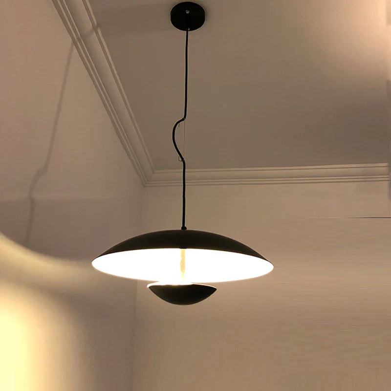 Moderne LED Pendelleuchte – Skandinavisches Design aus Holz und Metall | Karnz