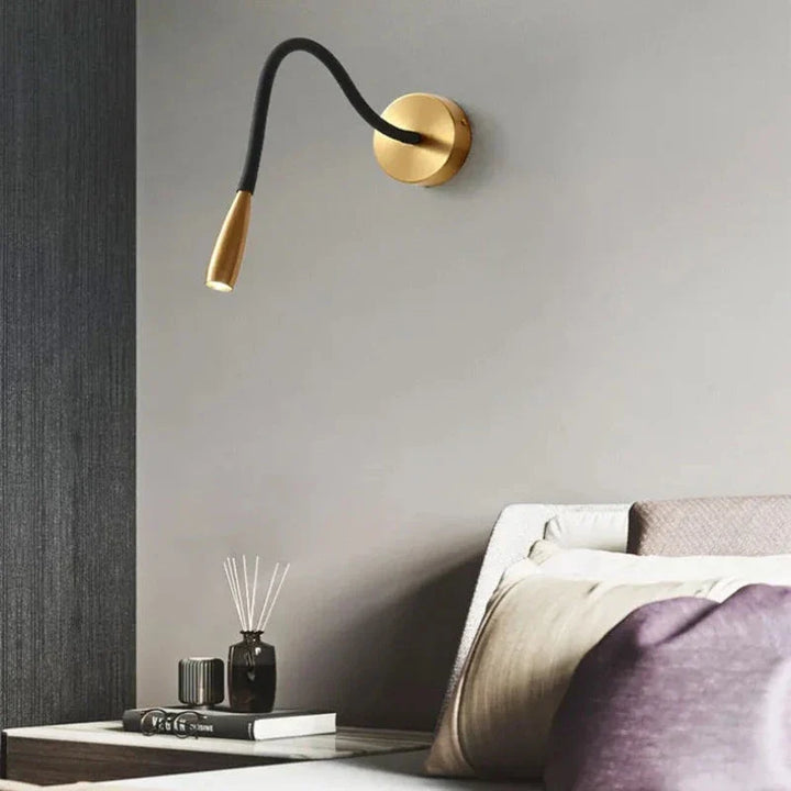 Moderne Wandleuchte mit flexiblem Arm für Innenbereich – Verstellbare LED Wandlampe für Wohnzimmer und Schlafzimmer | Karnz