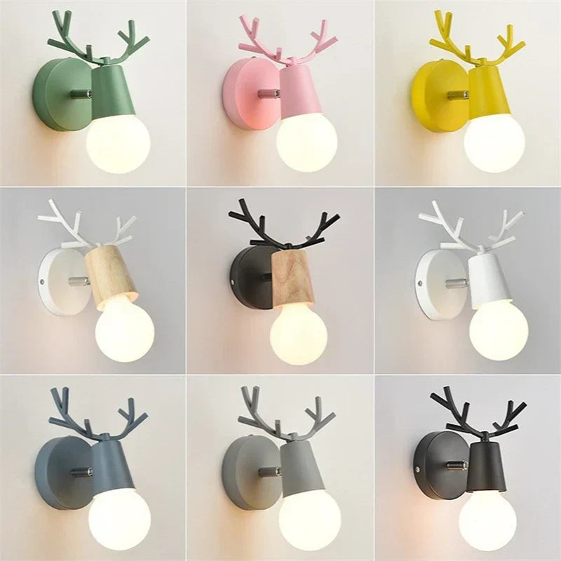 Moderne Geweih Wandleuchte – Holz und Metall LED Licht für Kinderzimmer & Wohnzimmer | Karnz