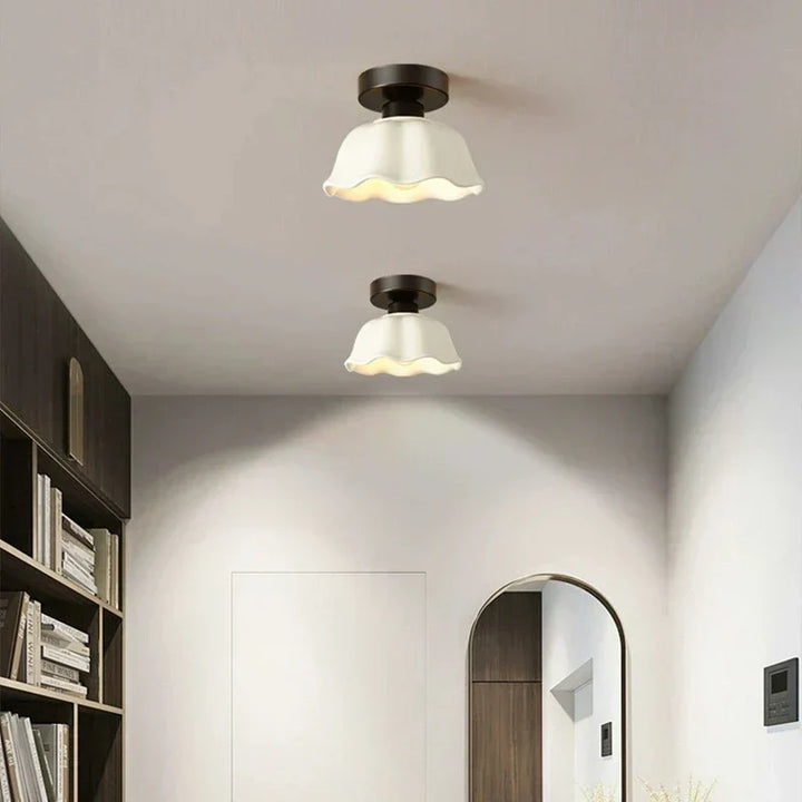 BrightGleam | Stilvolle Pendelleuchte aus Keramik und Glas für moderne Interieurs