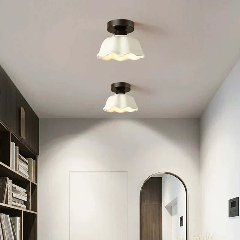 BrightGleam | Stilvolle Keramik- und Glas-Pendelleuchte für moderne Interieurs | Karnz