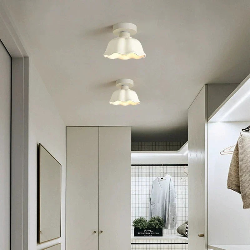 BrightGleam | Stilvolle Keramik- und Glas-Pendelleuchte für moderne Interieurs | Karnz