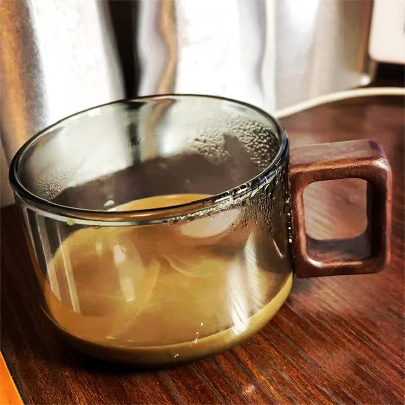 Nordic Glas Kaffeetasse Teetasse mit Holzgriff Set - Elegantes transparentes Glas, quadratischer Holzgriff, passende Löffel und optionaler Untersetzer