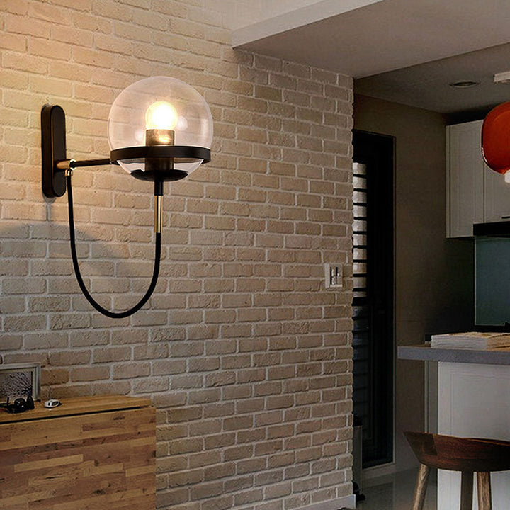 Einzigartige Glasball-Wandlampe | Karnz