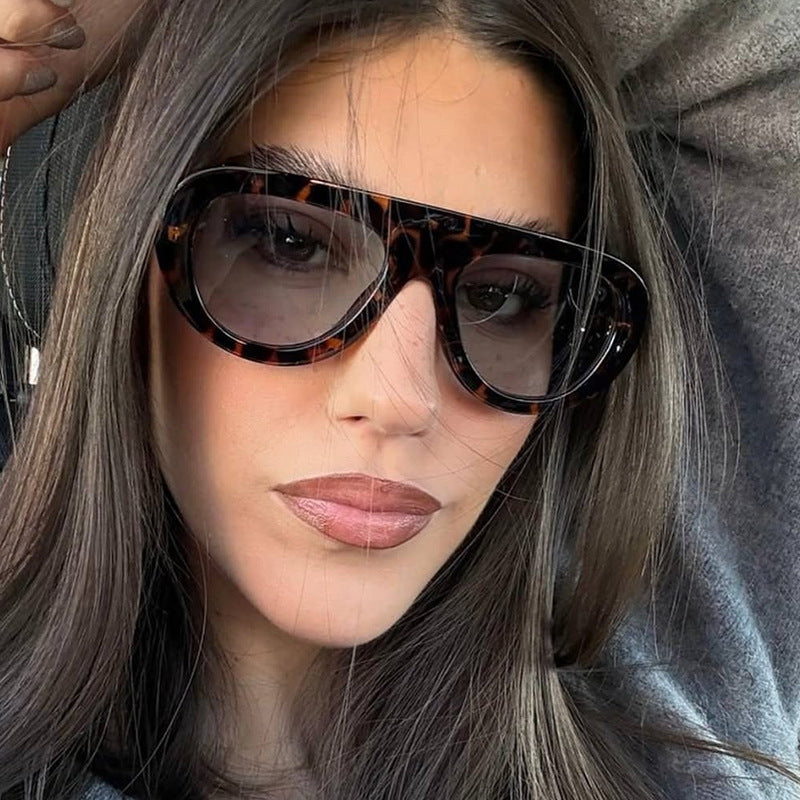 Damen modische oversized Sonnenbrille mit schützendem UV-Filter Karnz