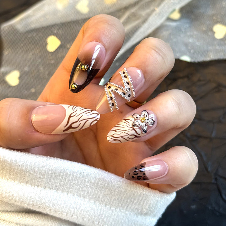 Künstlerische Press-On Nagelkollektion Karnz