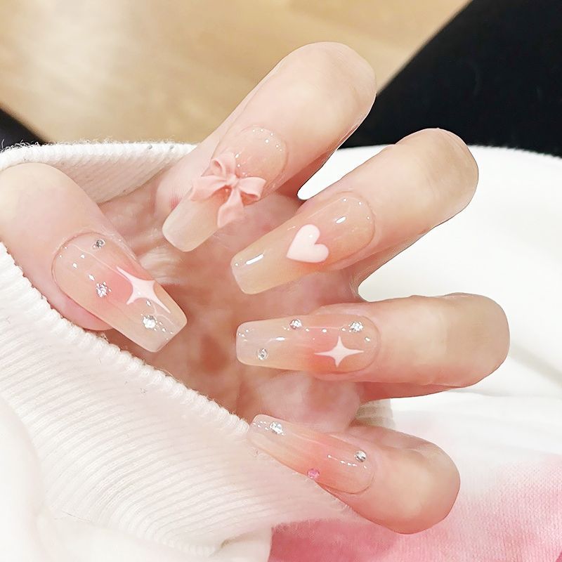 Kunstvolle Nageldesigns mit Katzenmotiv Karnz