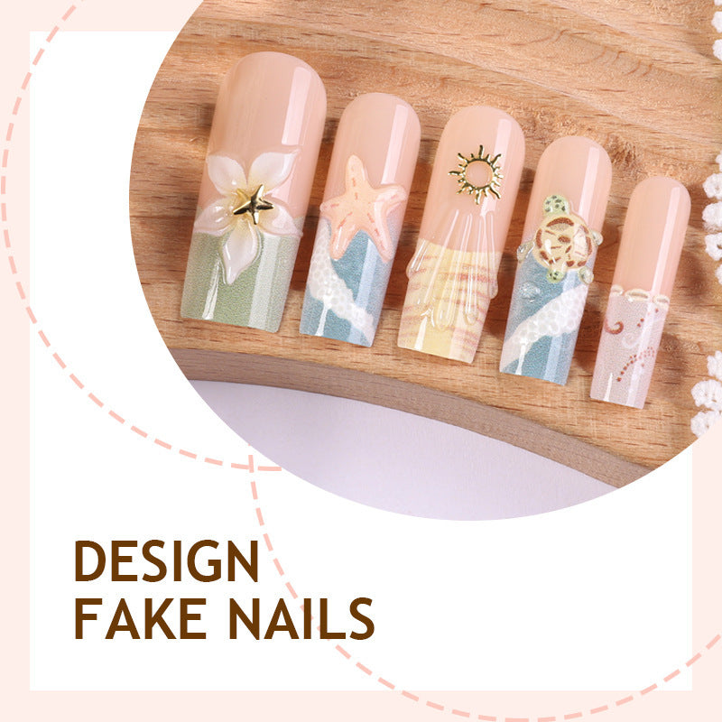 Kreatives Kunstnagelset mit floralen und maritimen Akzenten Karnz