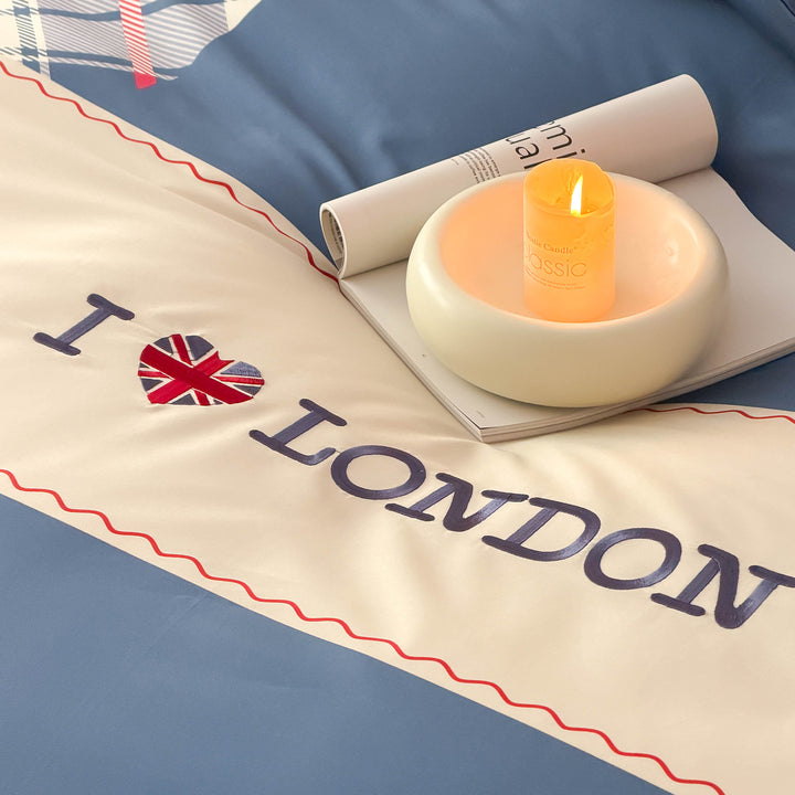 Bettwäsche-Garnitur im London-Motiv aus Baumwollsatin mit Karopatchwork und gestickten Skyline-Icons Karnz