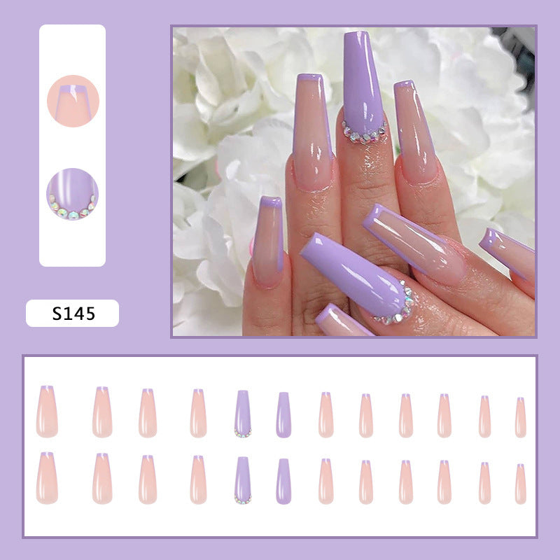 Kunstnagelset mit elegantem und funkelndem Design Karnz