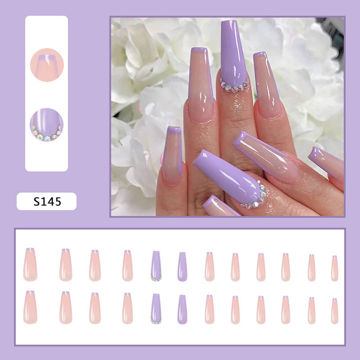 Kunstnagelset mit elegantem und funkelndem Design Karnz
