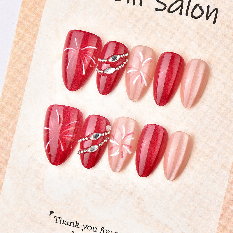 Dekoratives Press-On Nail Art Set mit Edelsteinakzenten