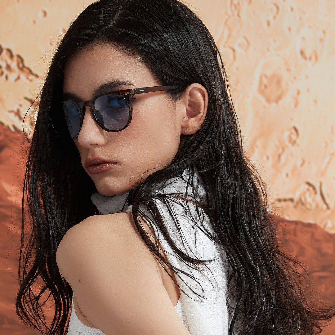 Damen Designer-Sonnenbrille mit einzigartigem Muster und polarisierten Gläsern Karnz