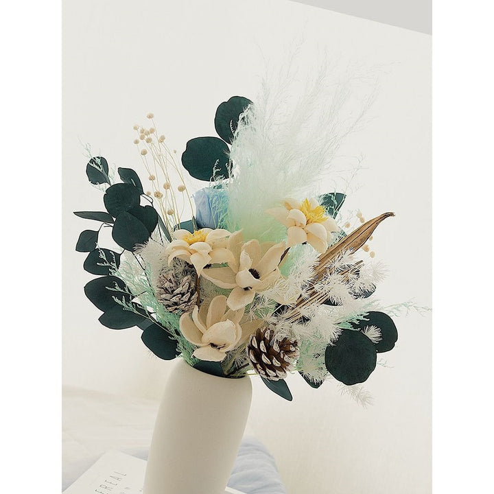 Elegante Trockenblumenarrangement