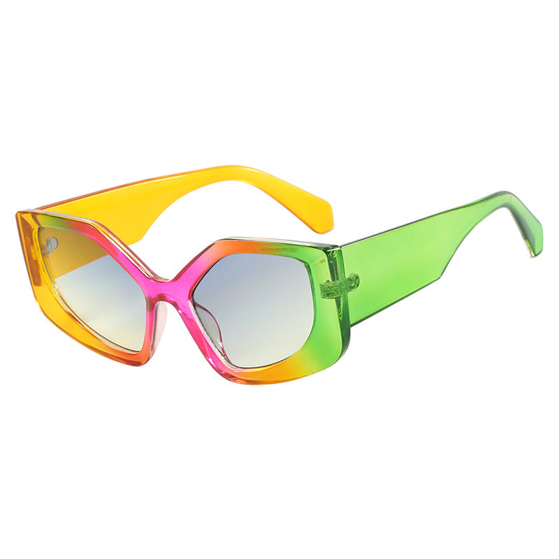 Damen auffällige Sonnenbrille mit oversized Design und modischem Farbverlauf Karnz