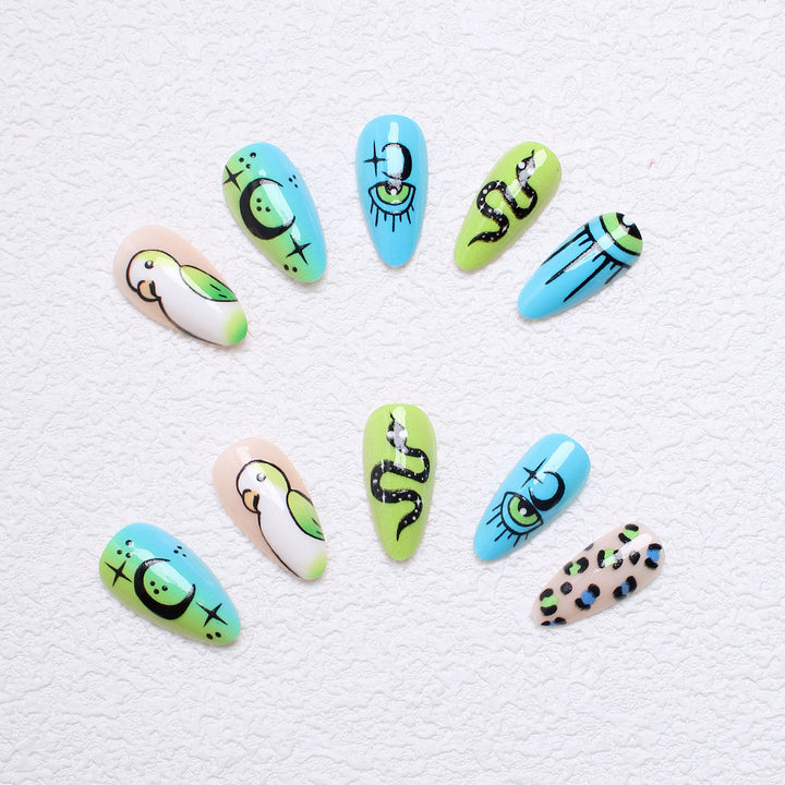 Kunstnagelset mit verspielten Tiermotiven und auffälligen 3D-Designs Karnz