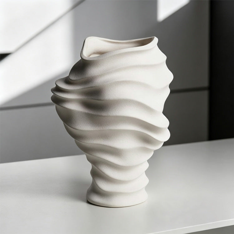 Elegante zeitgenössische dekorative Vase mit Wellenmuster