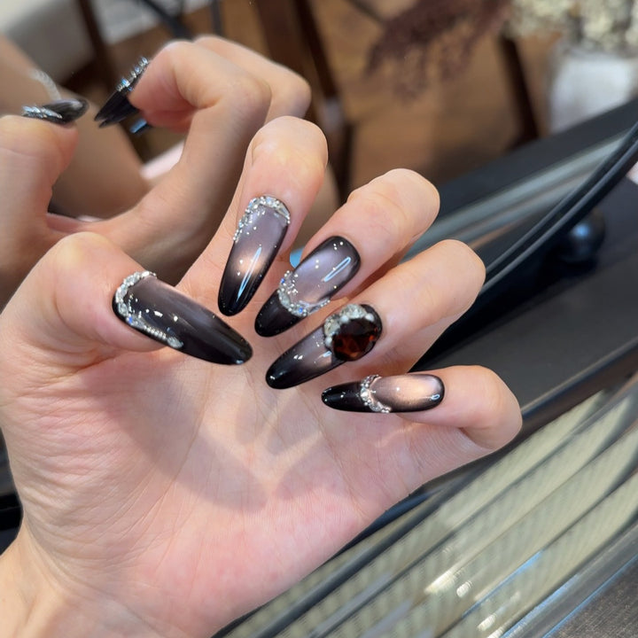 Glamouröses Press-On-Nagelkunst-Set mit Strass Karnz