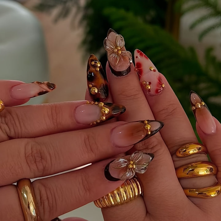 Künstlerisches Stiletto Press-On Nagelkunst Set Karnz