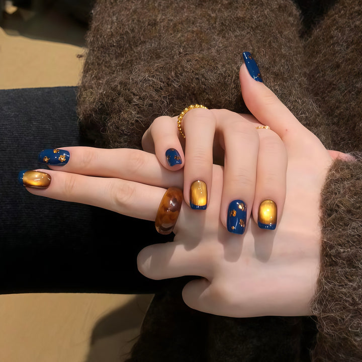 Kunstnägel mit Elegantem Farbverlauf und Funkelnden Akzenten Karnz