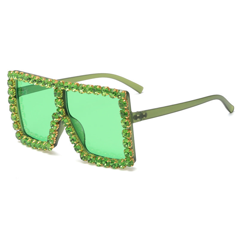 Damen auffällige quadratische Sonnenbrille mit funkelnden Applikationen Karnz
