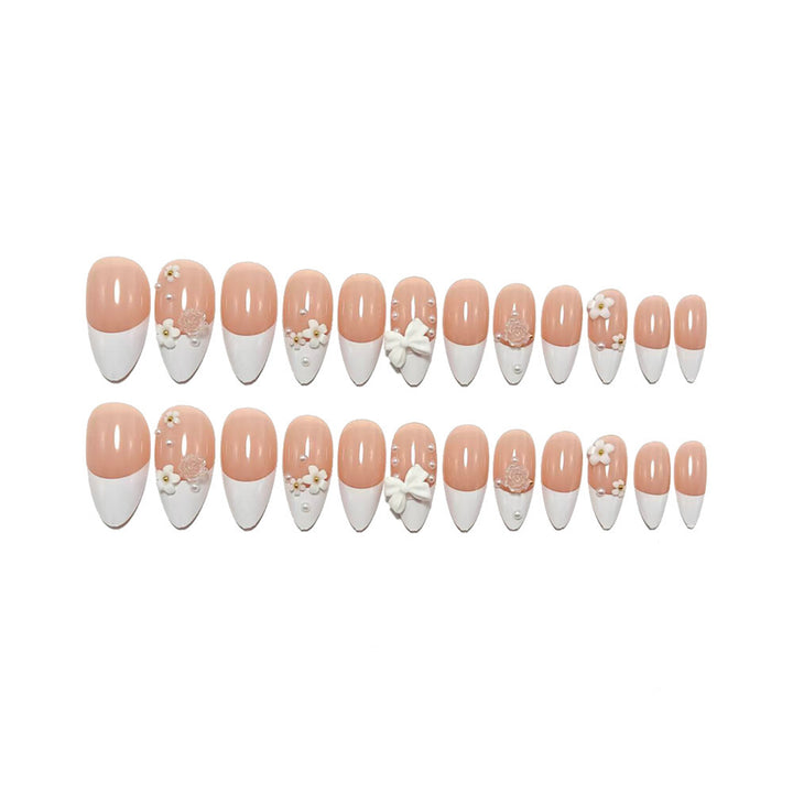 Elegantes Kunstnagel-Set mit Floralen Akzenten Karnz