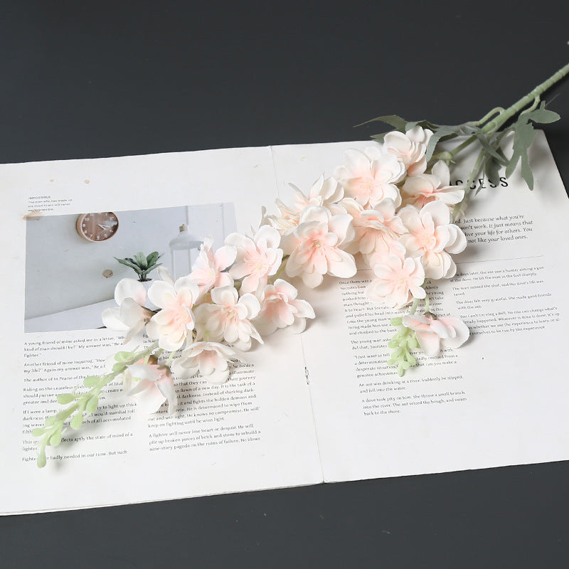 Realistischer künstlicher Blumenstängel