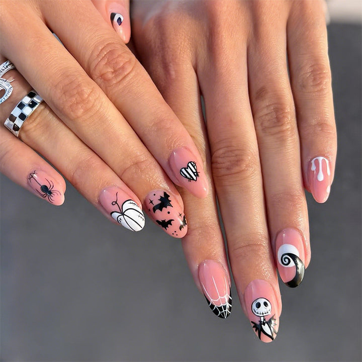 Kreatives Halloween Nageldesign Karnz