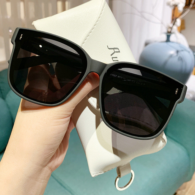 Damen Modische Sonnenbrille im trendigen quadratischen Design Karnz