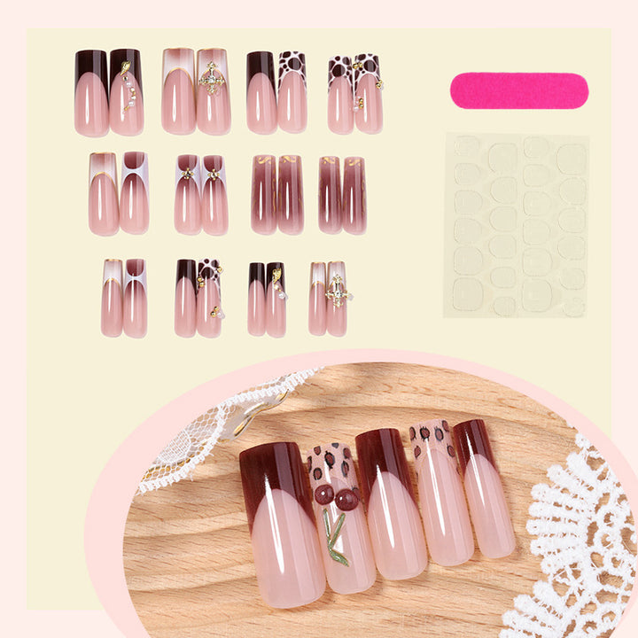 Elegantes dekoratives Press-On-Nagelset Karnz