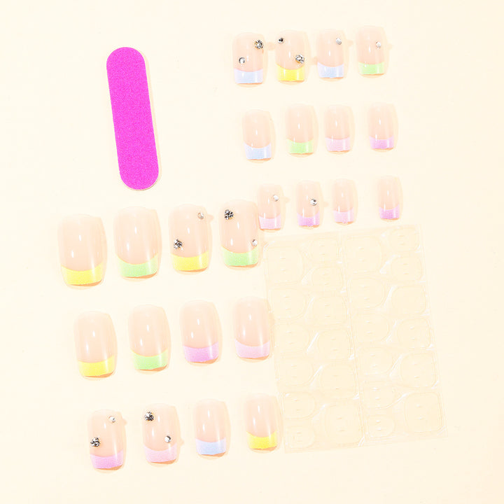 Elegante Pastell-Gradient-Nagelverlängerungen mit Strass-Akzenten Karnz