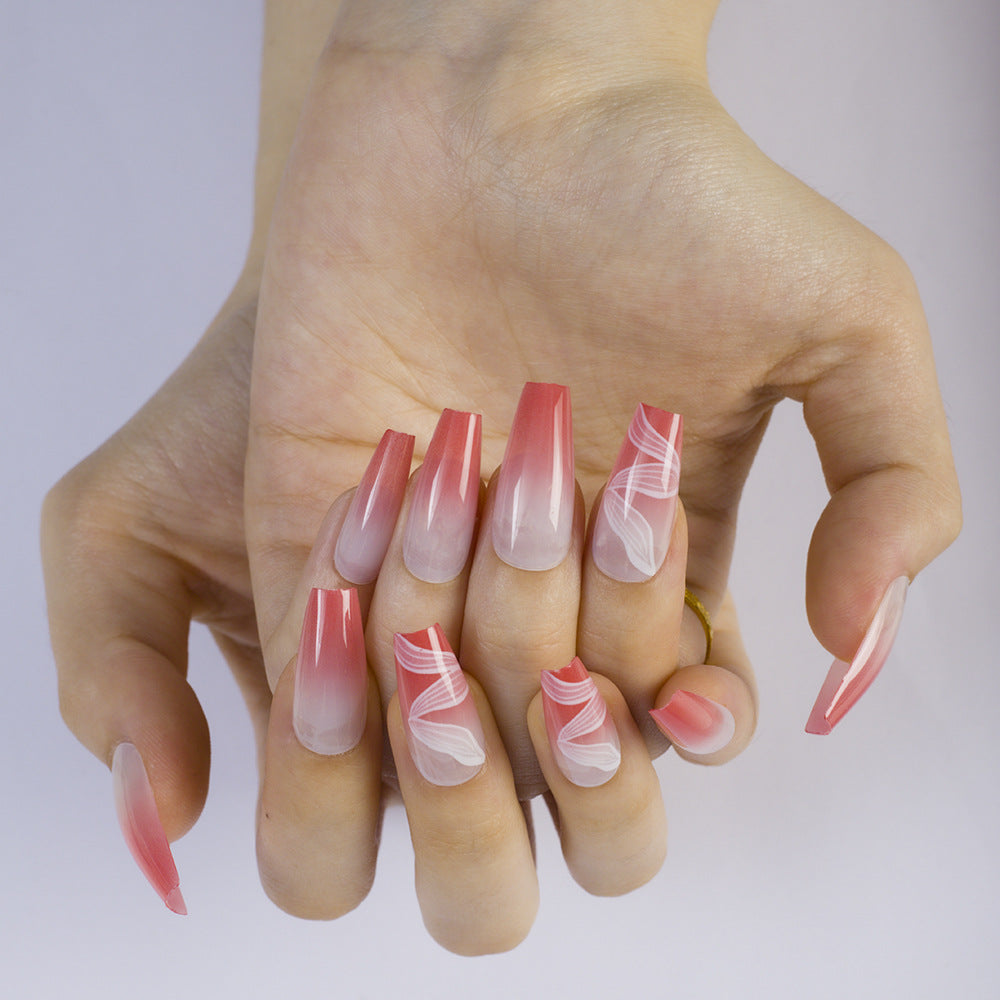 Kunstnägel mit Eleganten Ombre- und Marmor-Effekten Karnz