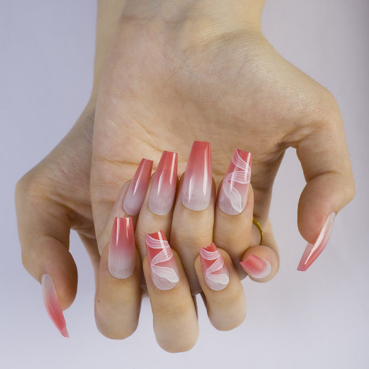 Kunstnägel mit Eleganten Ombre- und Marmor-Effekten Karnz