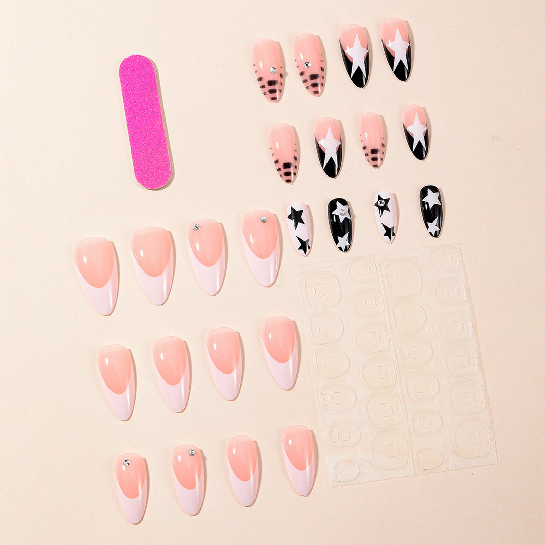 Stern-dekorierte Stiletto-Nagelkunst-Erweiterungen Karnz