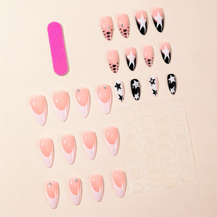 Stern-dekorierte Stiletto-Nagelkunst-Erweiterungen Karnz