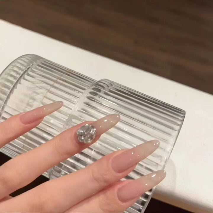 Künstlerisches Press-On Nail Set mit einzigartigen Designs Karnz