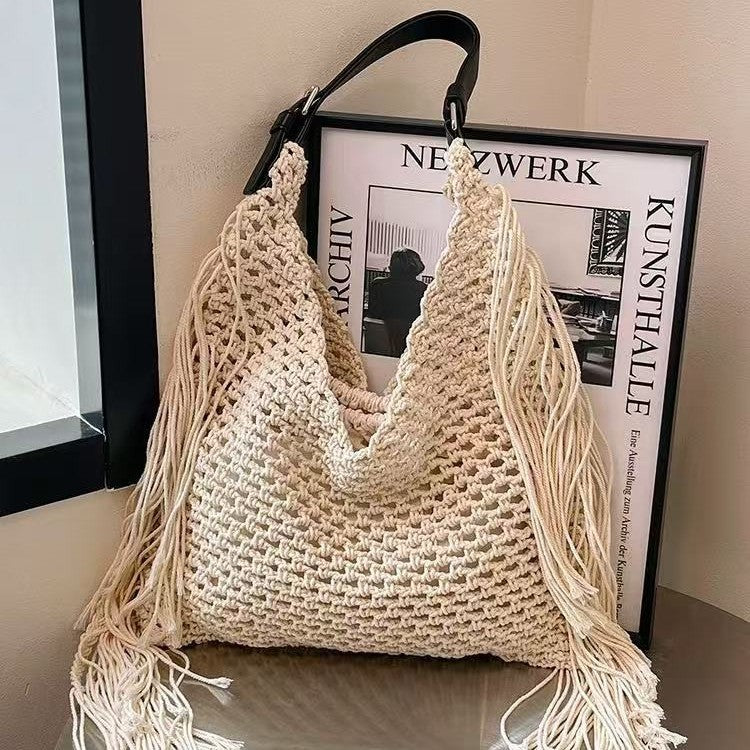 Damen Makramee Handtasche mit fransigen Details Karnz