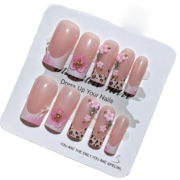 Florale dekorative Press-on-Nageltipps Karnz