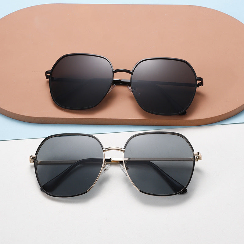 Damen Elegante oversized Sonnenbrille mit hochwertigem Metallrahmen und UV-Schutz Karnz