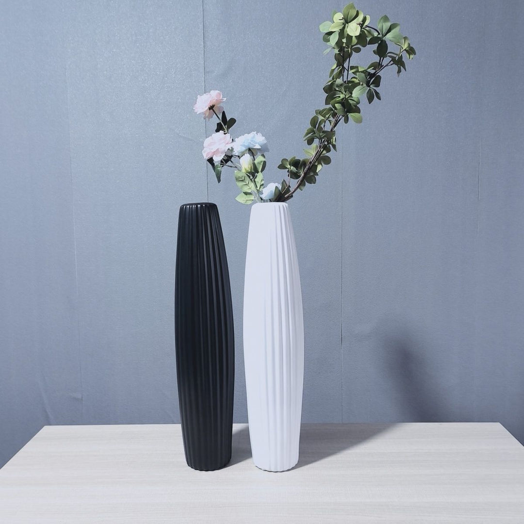 Elegante große dekorative gerippte Vase Karnz