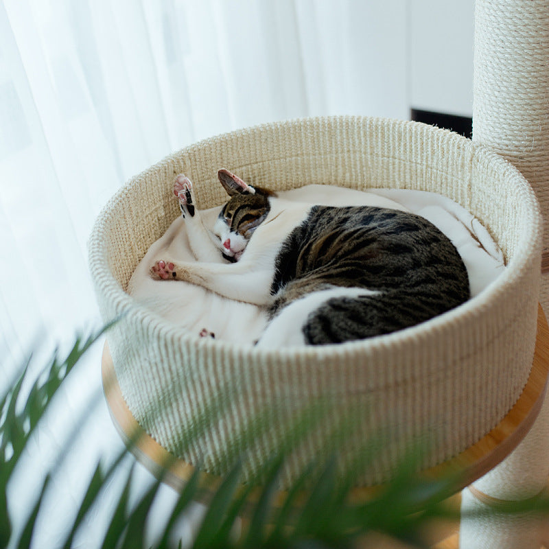 Hochwertiger Katzenbaum mit multifunktionalen Liegeflächen Karnz