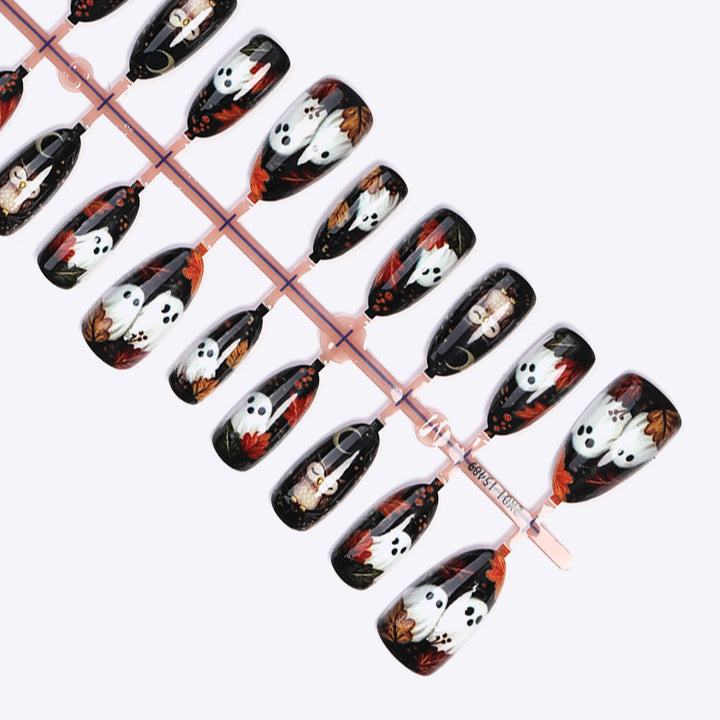Kreatives Kunstnagelset mit Halloween-Motiv Karnz