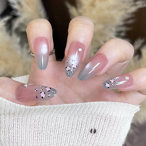 Dekoratives Ombre-Nagelkunst-Set Karnz